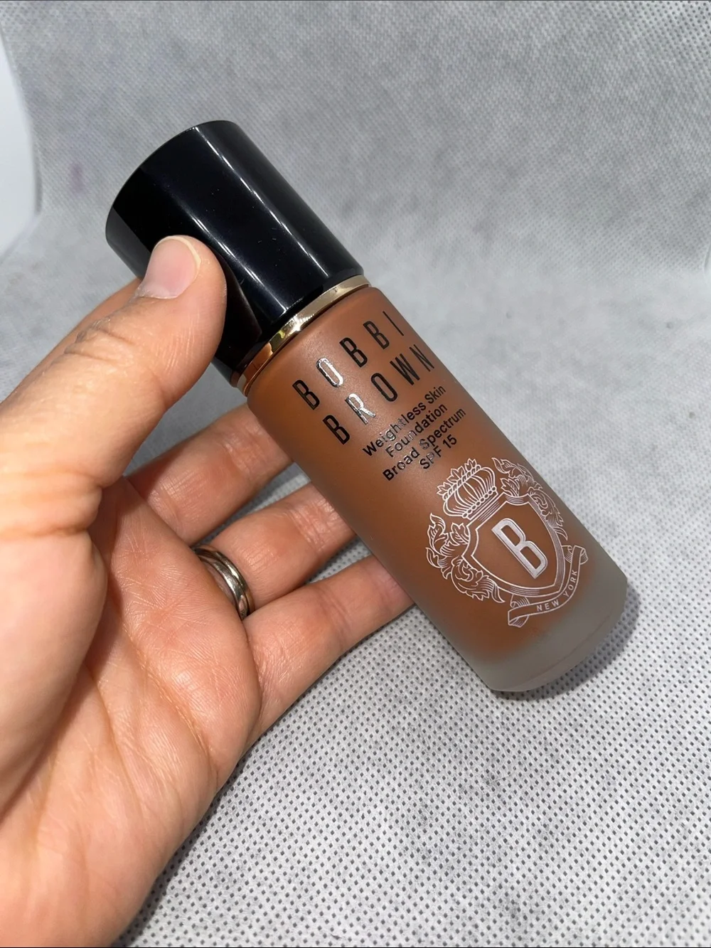 Bobbi Brown Weightless Skin Foundation - Warm Tan Bottle